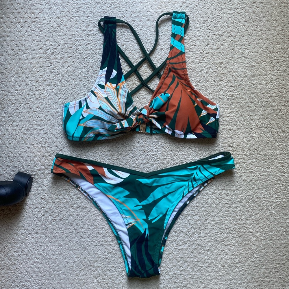 Cupshe bikini - Picture 1 of 2